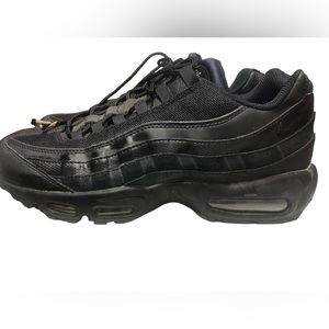 Nike Air Max 95 Essential Triple Black 11.5 Mens